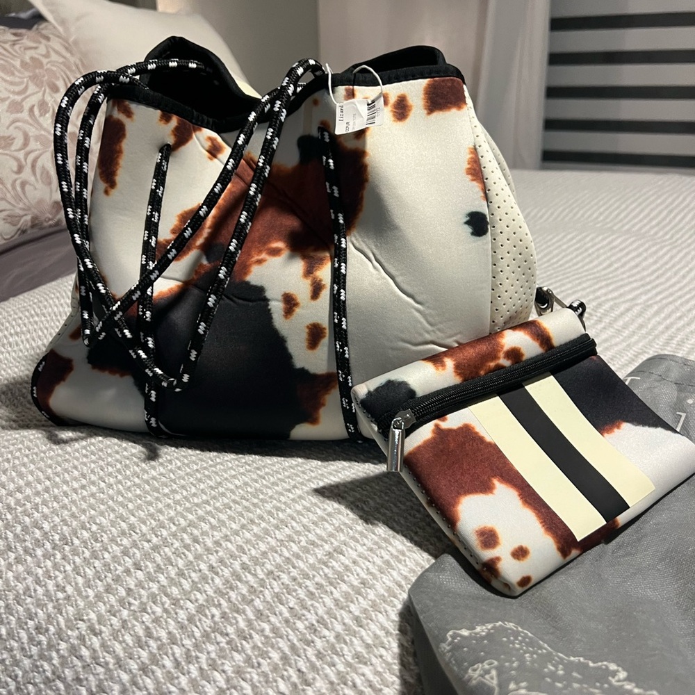 Stylish Cow Print Tote Bag - Picture 10 of 10